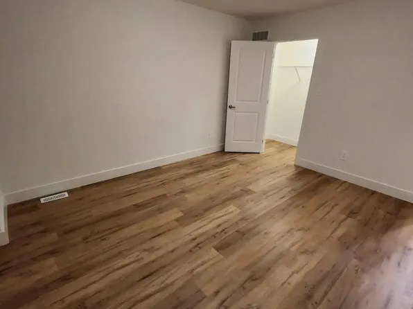 1595 Capri Cres #2, London, ON N6G 3Y6