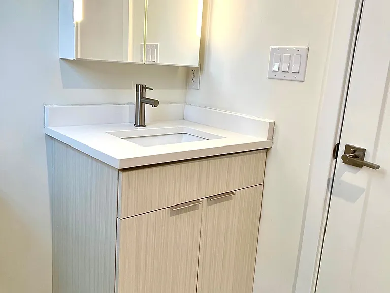 2303 Green St #3 — Photo 10