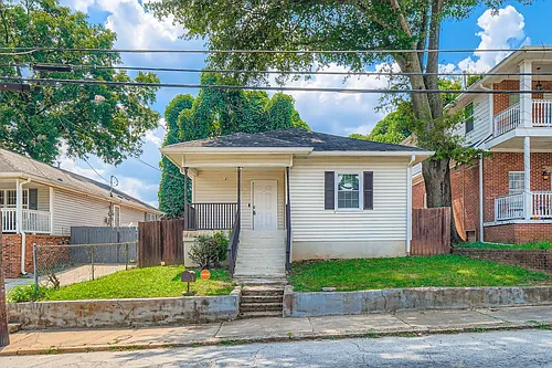 62 Weyman Ave SW Photo 1