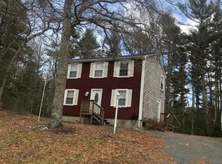 31 Plymouth St, Carver, MA 02330