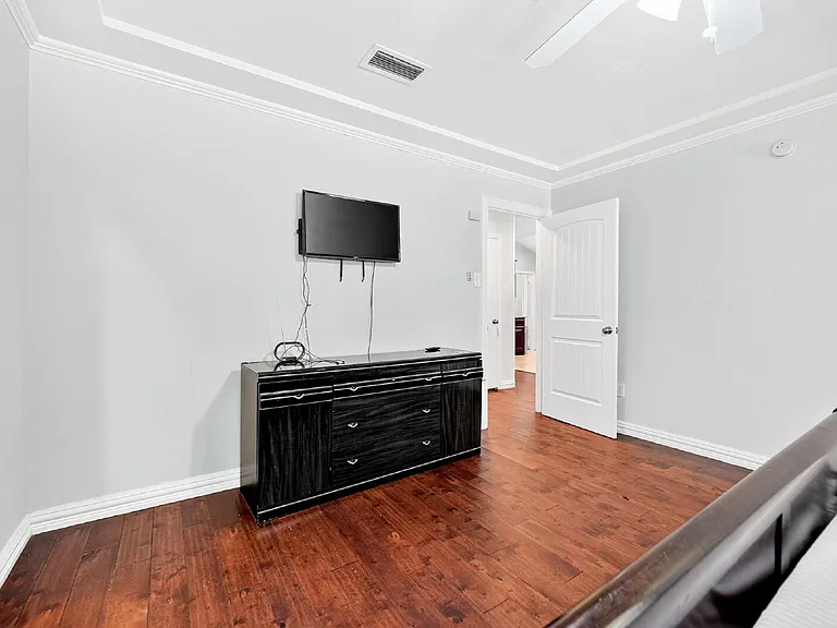 310 Overland Dr — Photo 15