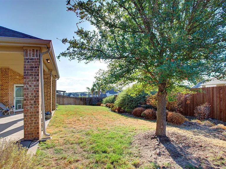 214 Heatherstone Dr — Photo 34