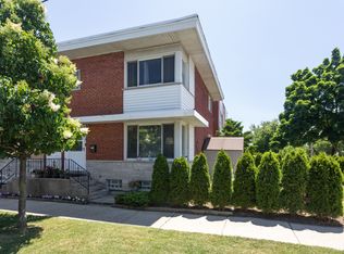 4921 Davis St #A, Skokie, IL 60077