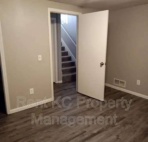 7013 Orchard St — Photo 41