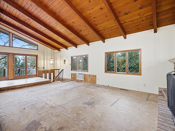5th image of 16 Castlewood Dr