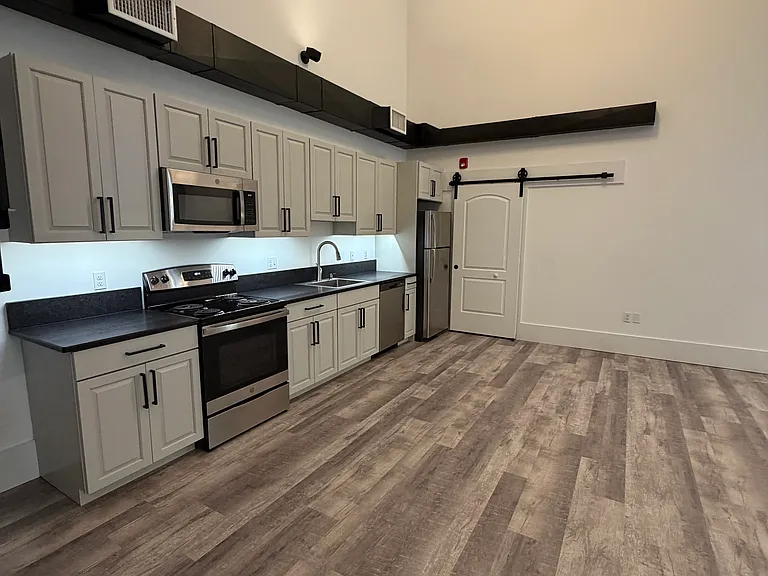 177 Chestnut St #5 — Photo 13