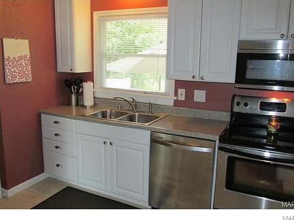3rd image of 929 Bluebonnet Ct