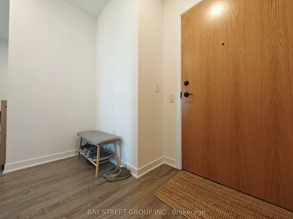 2495 Eglinton Ave W, Mississauga, ON