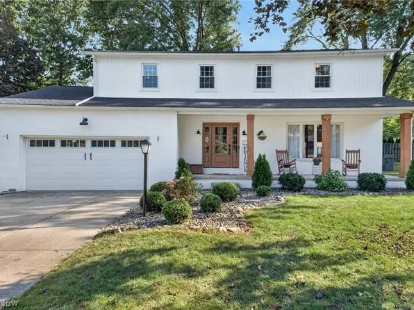 381 Fawnwood Dr, Tallmadge, OH 44278