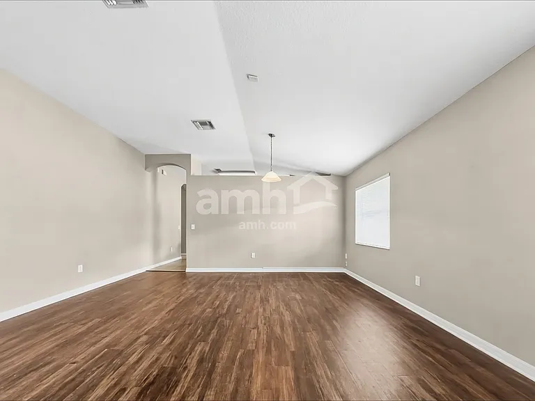 3213 Dunstable Dr — Photo 5