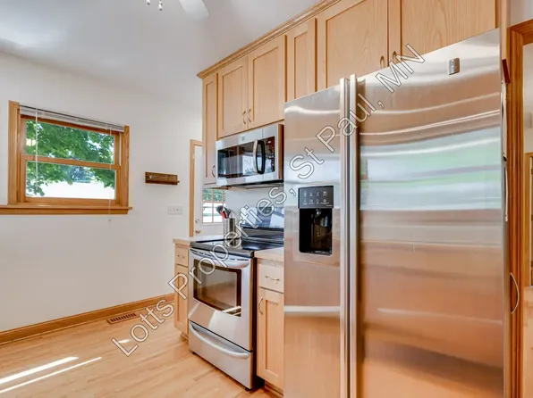 1443 Saint Albans St N, Saint Paul, MN 55117