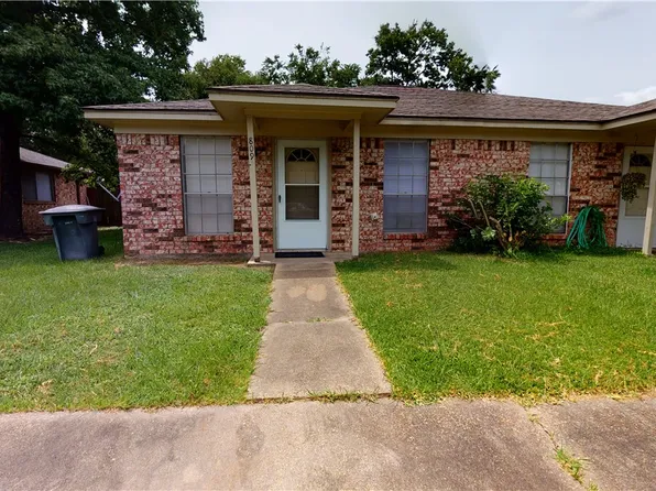 809 Llano Pl, College Station, TX 77840