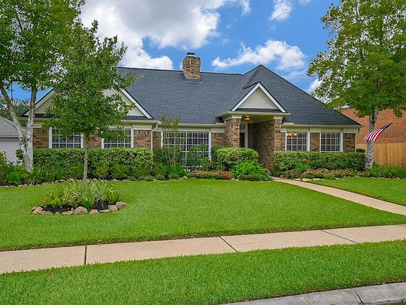 2nd image of 3907 Saint Michaels Ct