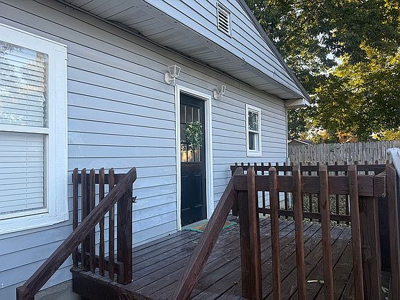 4th image of 1322 E Scott St