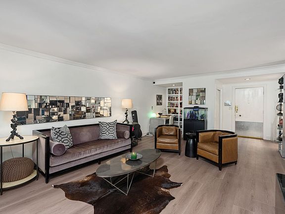 2nd image of 7560 Hollywood Blvd APT 402