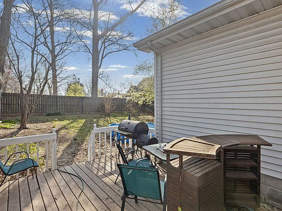 5th image of 710 Pavey Ave