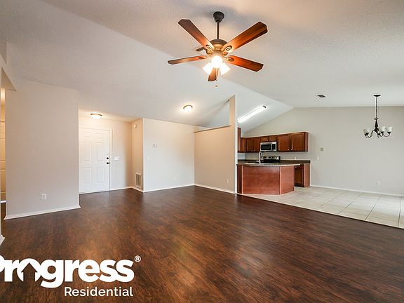 2nd image of 3039 Bloomsbury Dr