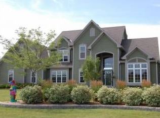 S88W19739 Timberbrook Dr, Muskego, WI 53150