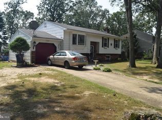 112 Silver Birch Rd, Williamstown, NJ 08094