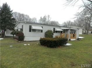 1 Lakeview Ct, Bath, PA 18014