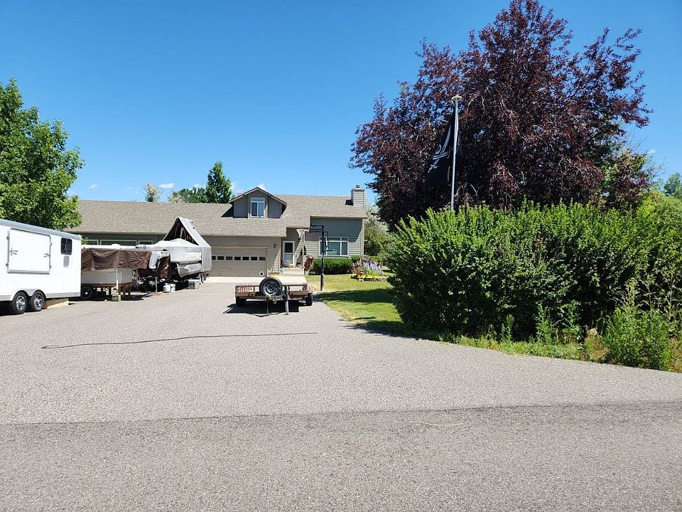 1st image of 610 Coulee Dr