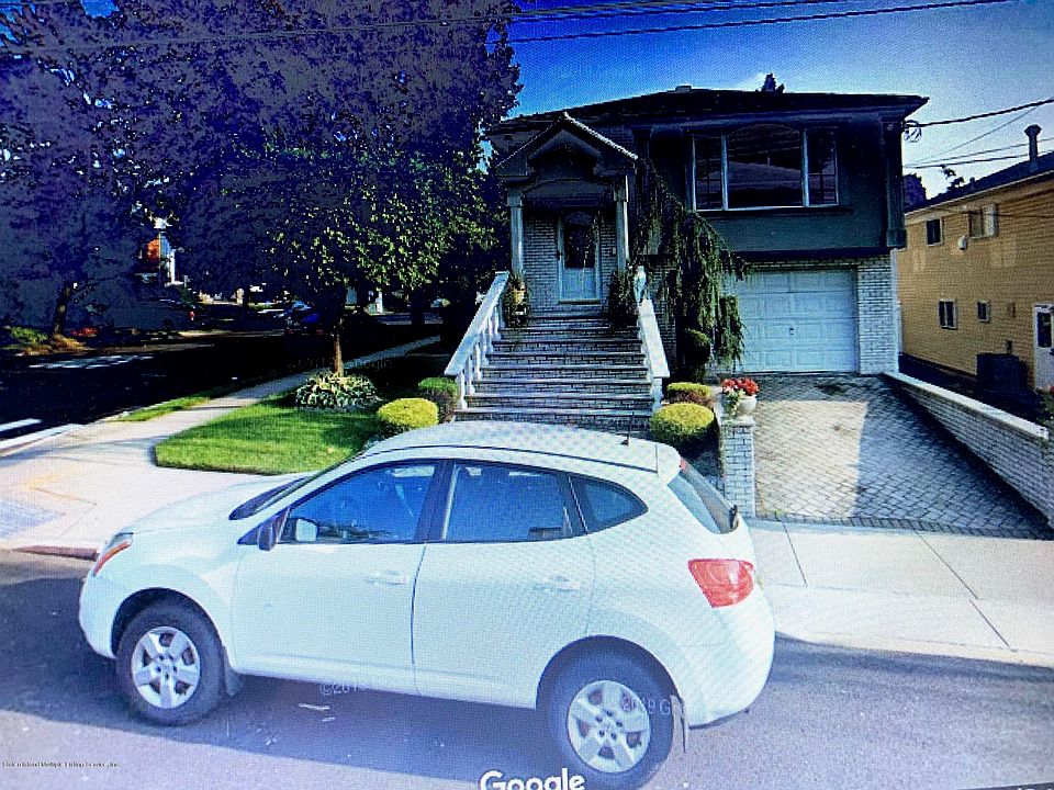 2nd image of 96 Queen St