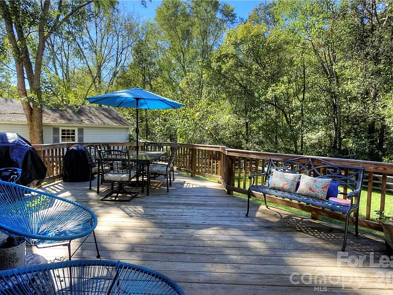 3806 Bridgewood Ln — Photo 22