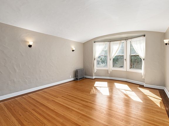5th image of 1700 Broadway St #2B-2Ba-1600Sqft