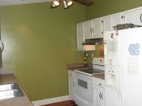 3rd image of 242 N Colony Cir