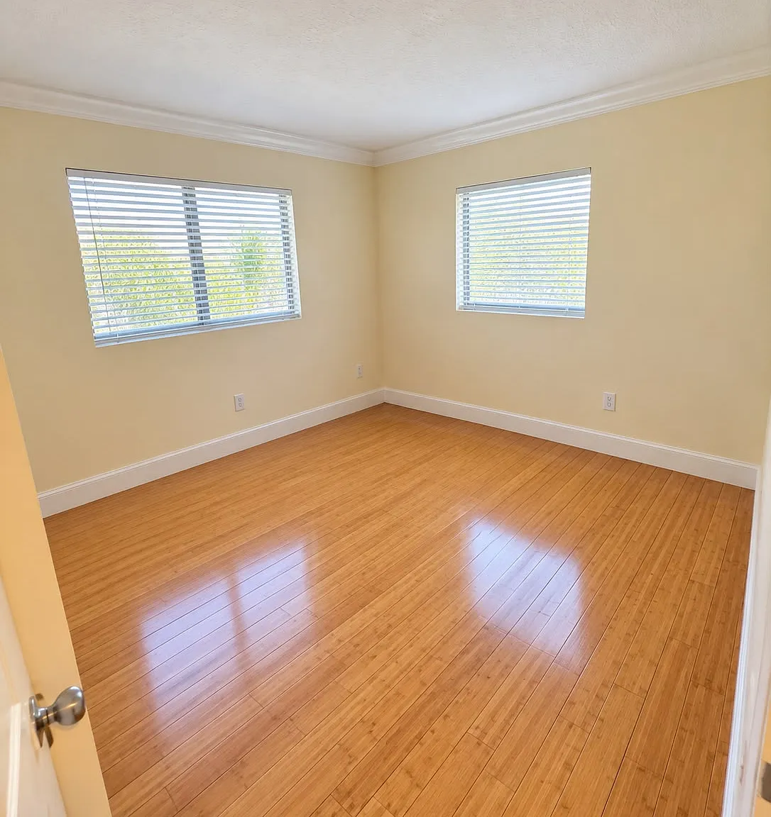 2 bed, 650 sqft, $1,965 — Photo 4