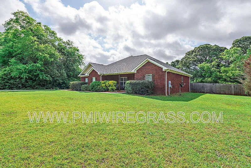 4 bed, 2.0 bath, 1811 sqft, $2,250 — Photo 3
