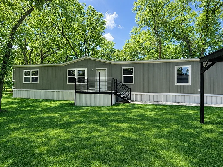 Canton Lakeside Village — Photo 32