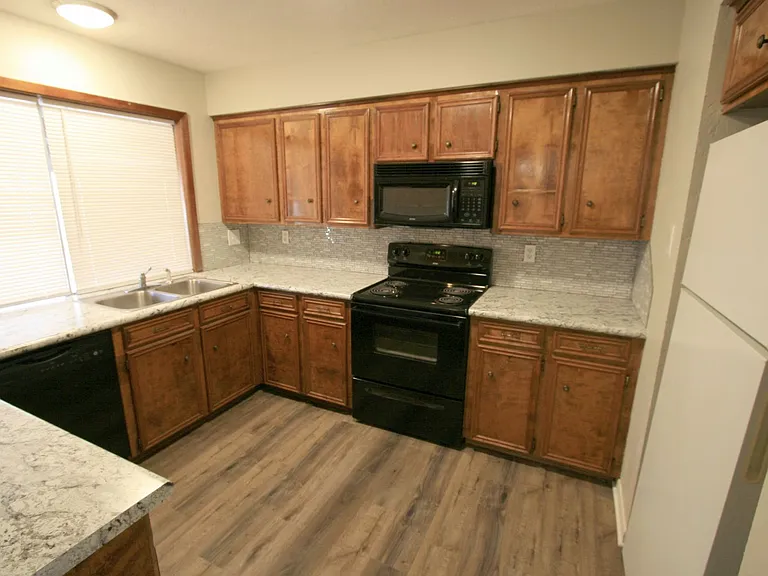 2301 Raintree Dr — Photo 7