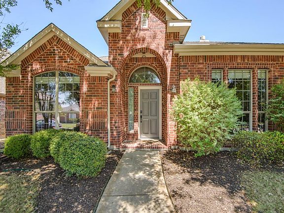 3rd image of 6204 Blackstone Dr