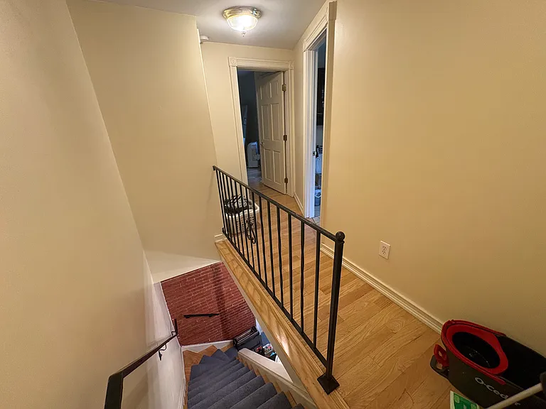 233 E Main St — Photo 7