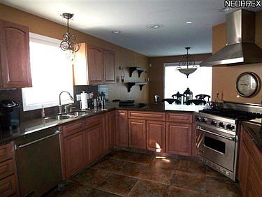 5th image of 6842 Twin Oaks Ct #6842