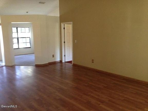 5th image of 4740 Pine St