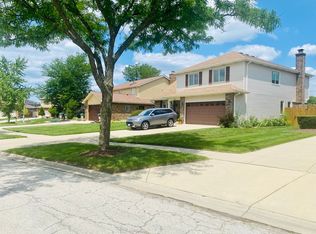 1365 N Justin Ct, Addison, IL 60101