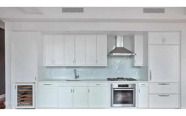 Rented by Douglas Elliman | media 33