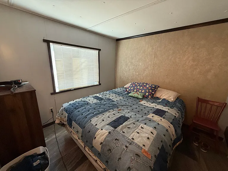 809 Newark St — Photo 15