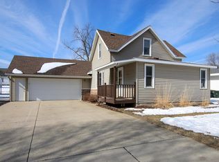 614 Elm St NE, Hutchinson, MN 55350