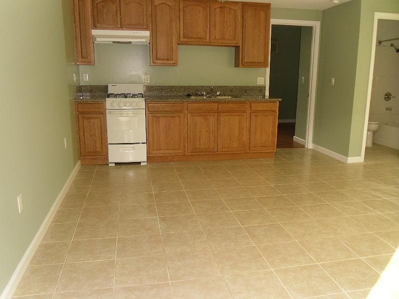 2nd image of 6730 Vineland Ave APT 3