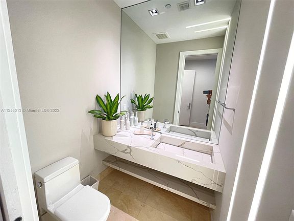 5th image of 15901 Collins Ave APT 3702