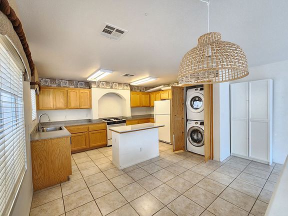 3rd image of 7319 Agapanthus Ct