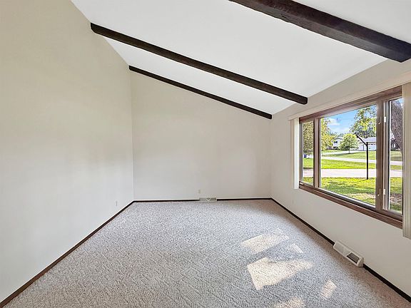 4th image of 130 Barton Rd