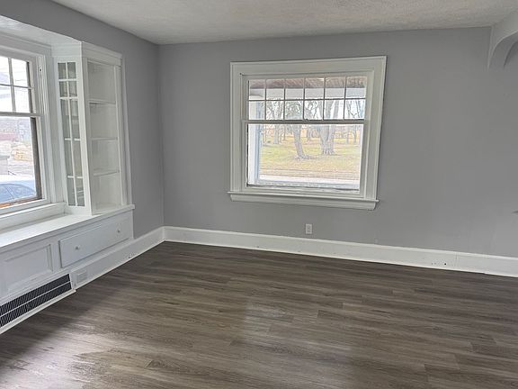 5th image of 5113 Greenhurst Dr