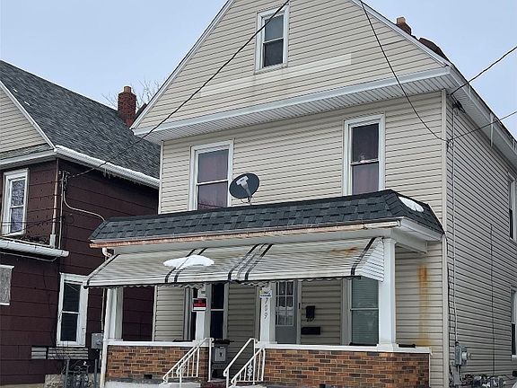 3rd image of 709 Hess Ave