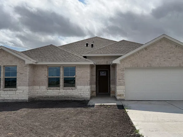 3533 Sahar Lake Dr, Robstown, TX 78380