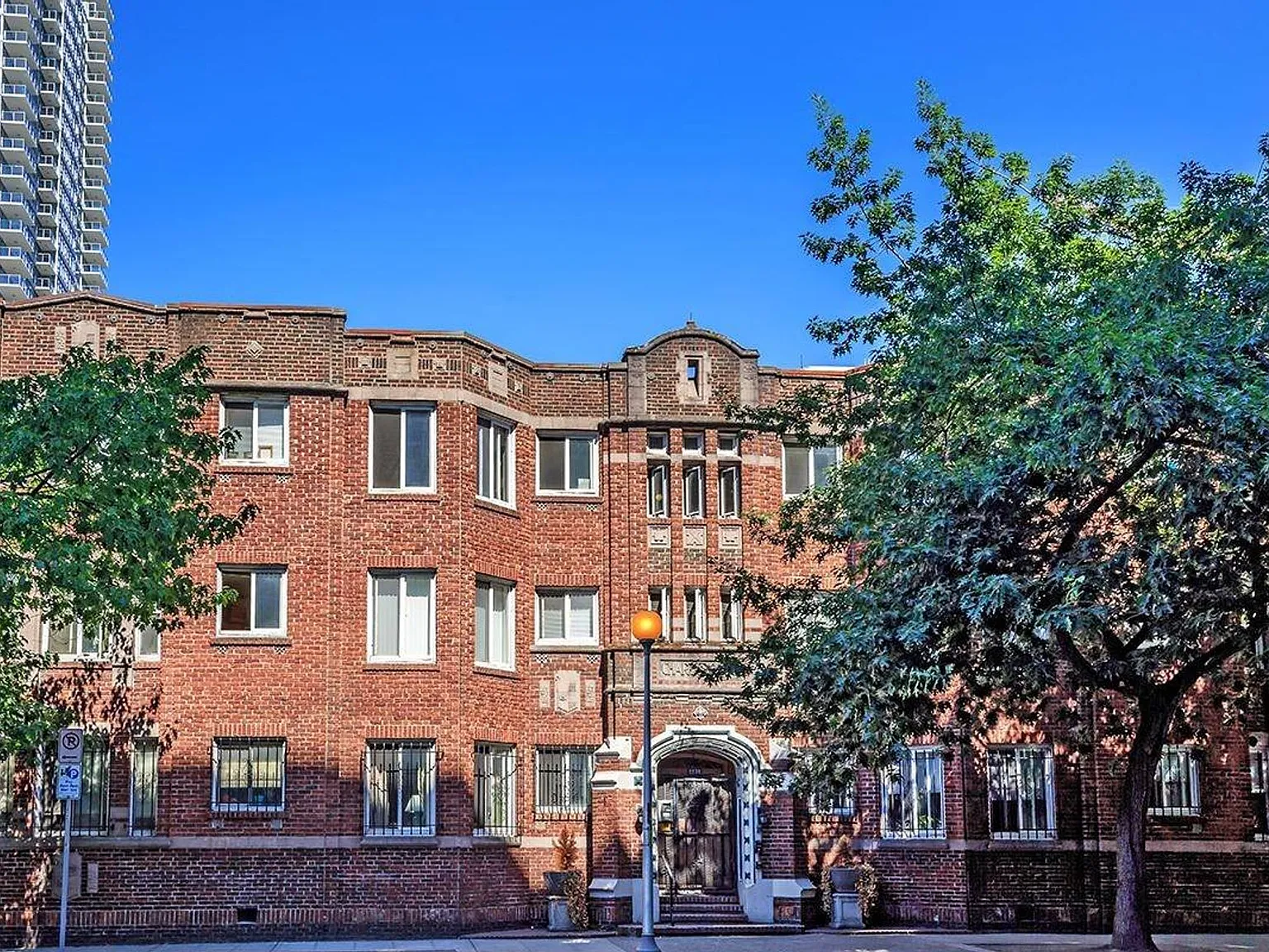 Charlesgate Apartments - Vintage Studios — Photo 4