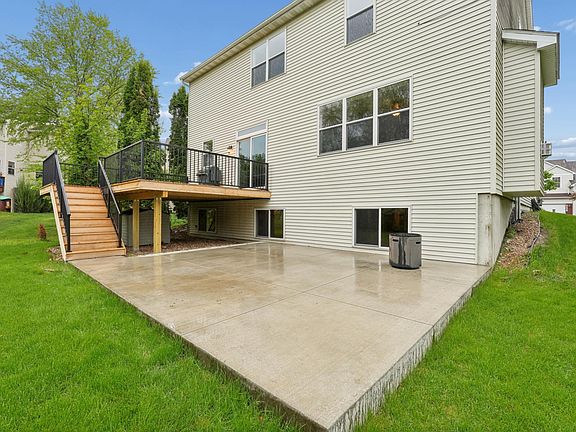 2nd image of 8962 Peony Ln N